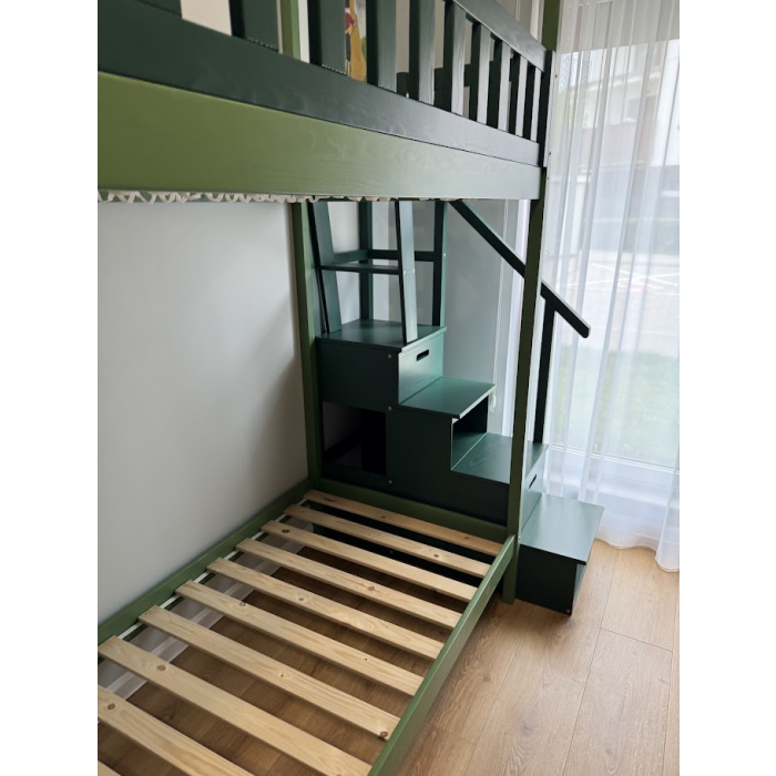 Kinder Abenteuerbett aus Holz als Spielbett und Schlafplatz in einem Möbelstück